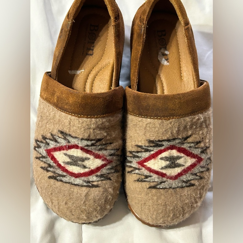 BORN BAILIE Closed back Clogs women size 6.5 Aztec Wool